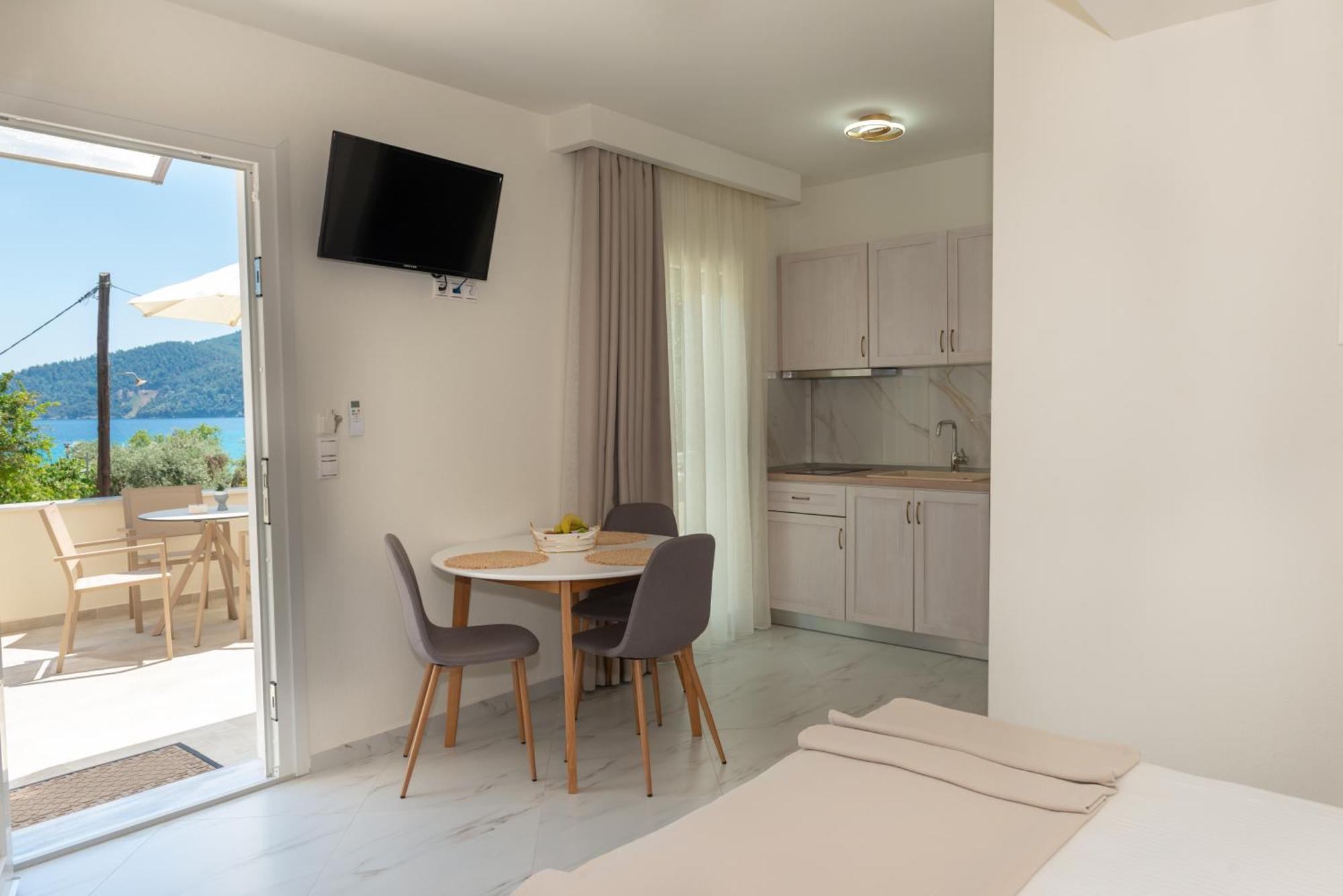 Anna Apartments Криси Амудия Екстериор снимка